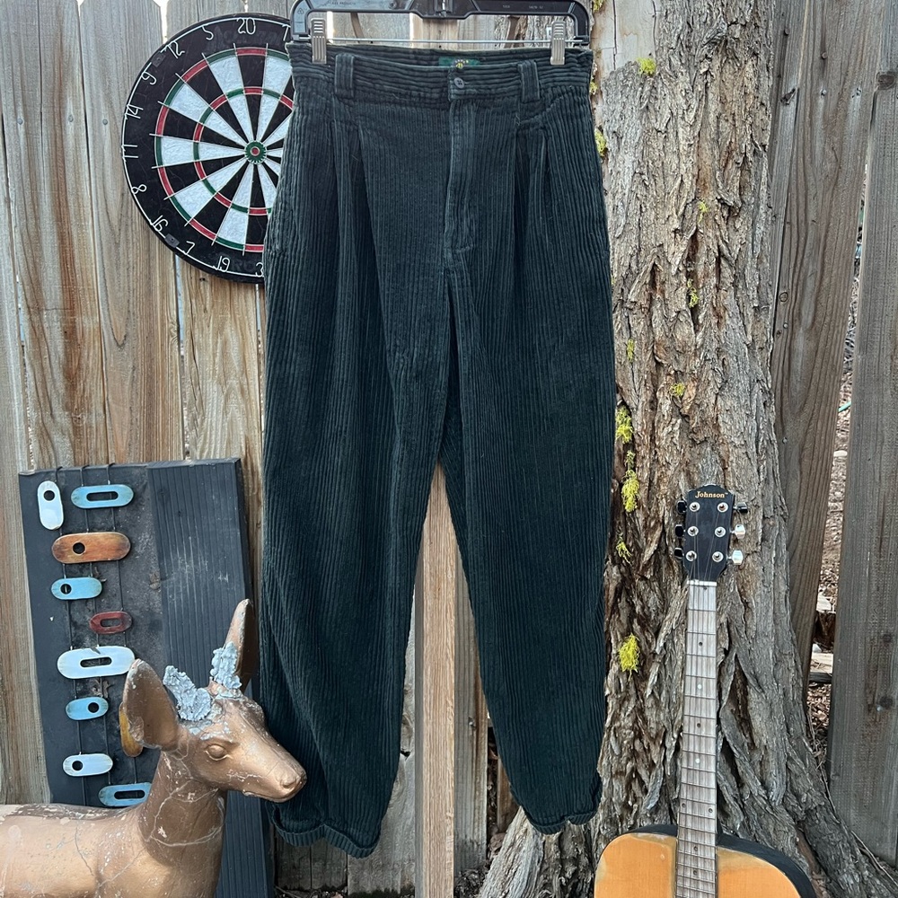 Rare Vintage 90’sClub Room Dark Green Corduroy Pants.